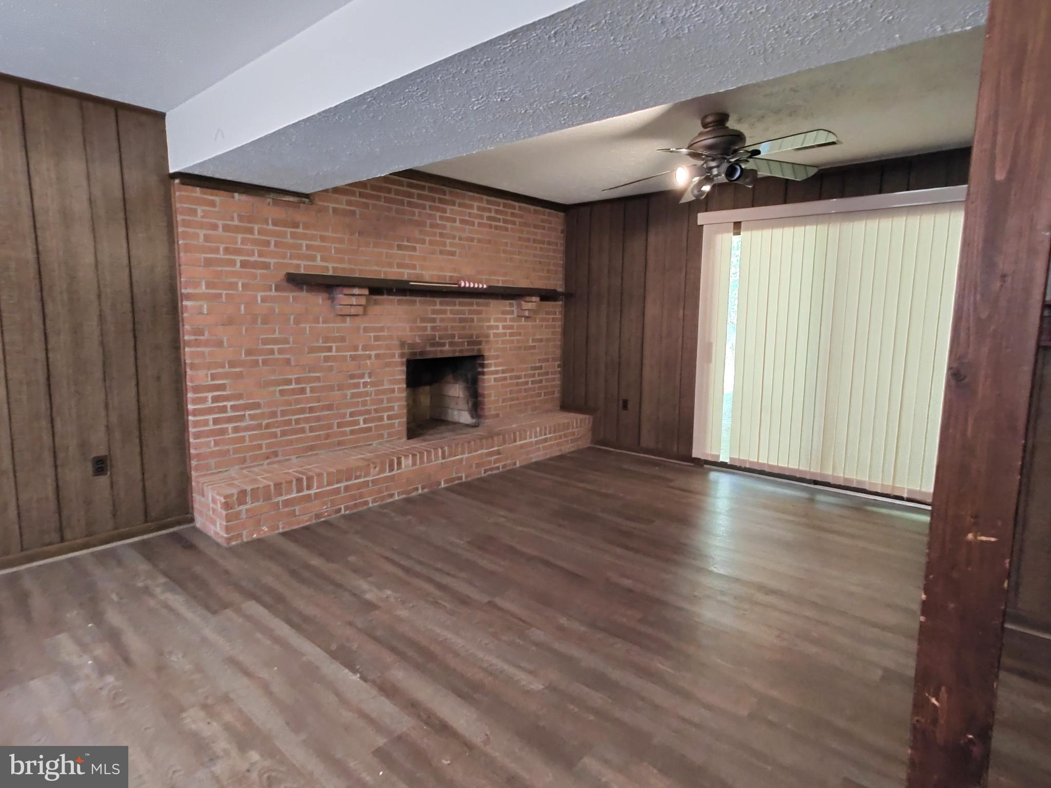 GOLDEN BEACH - Residential