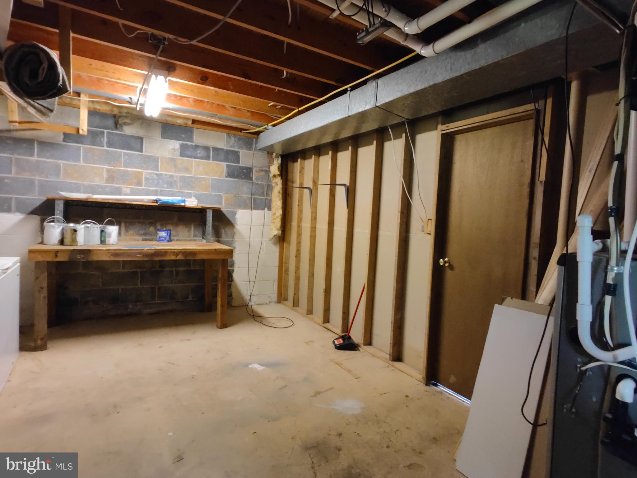 GOLDEN BEACH - Residential