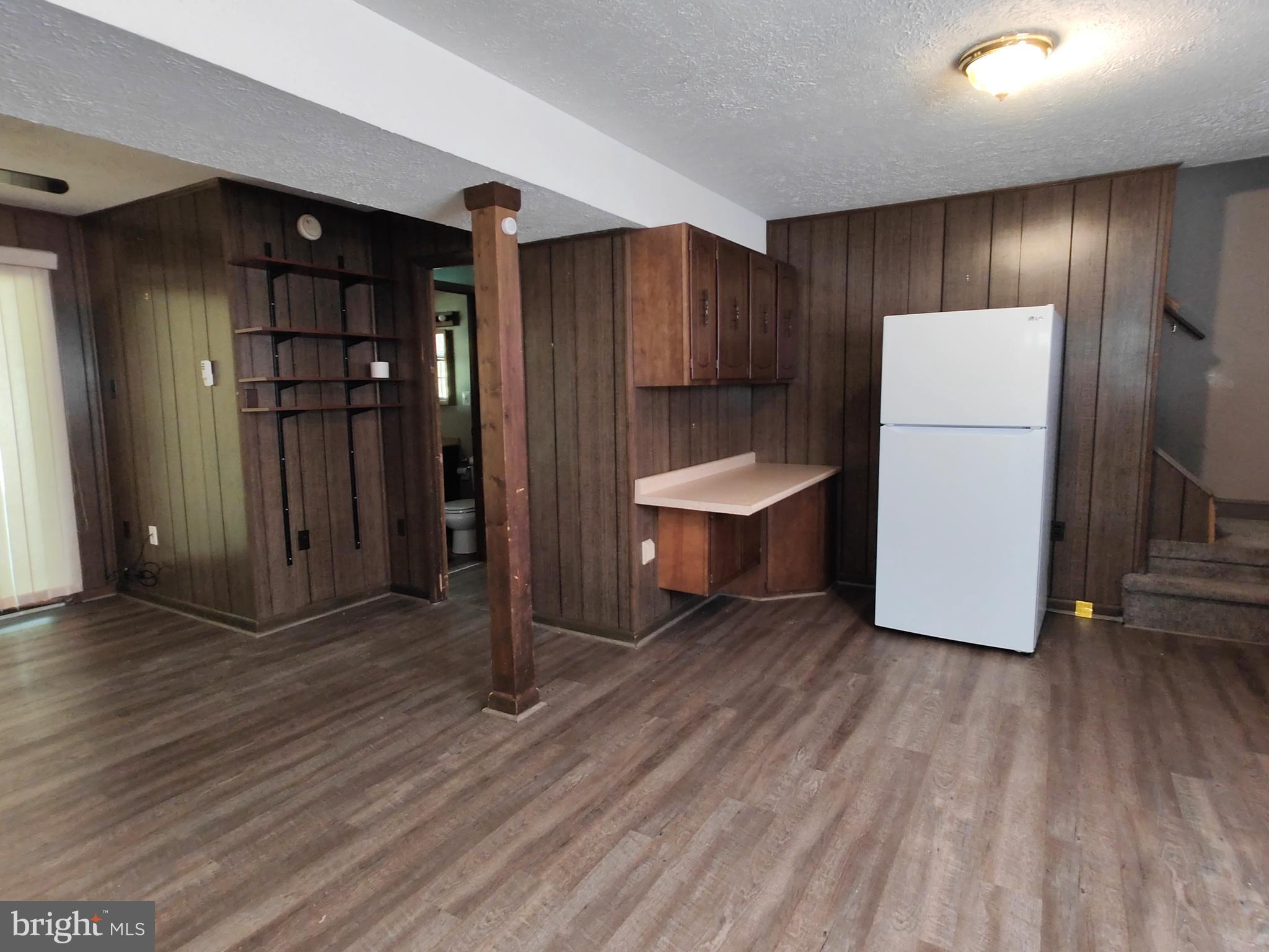 GOLDEN BEACH - Residential