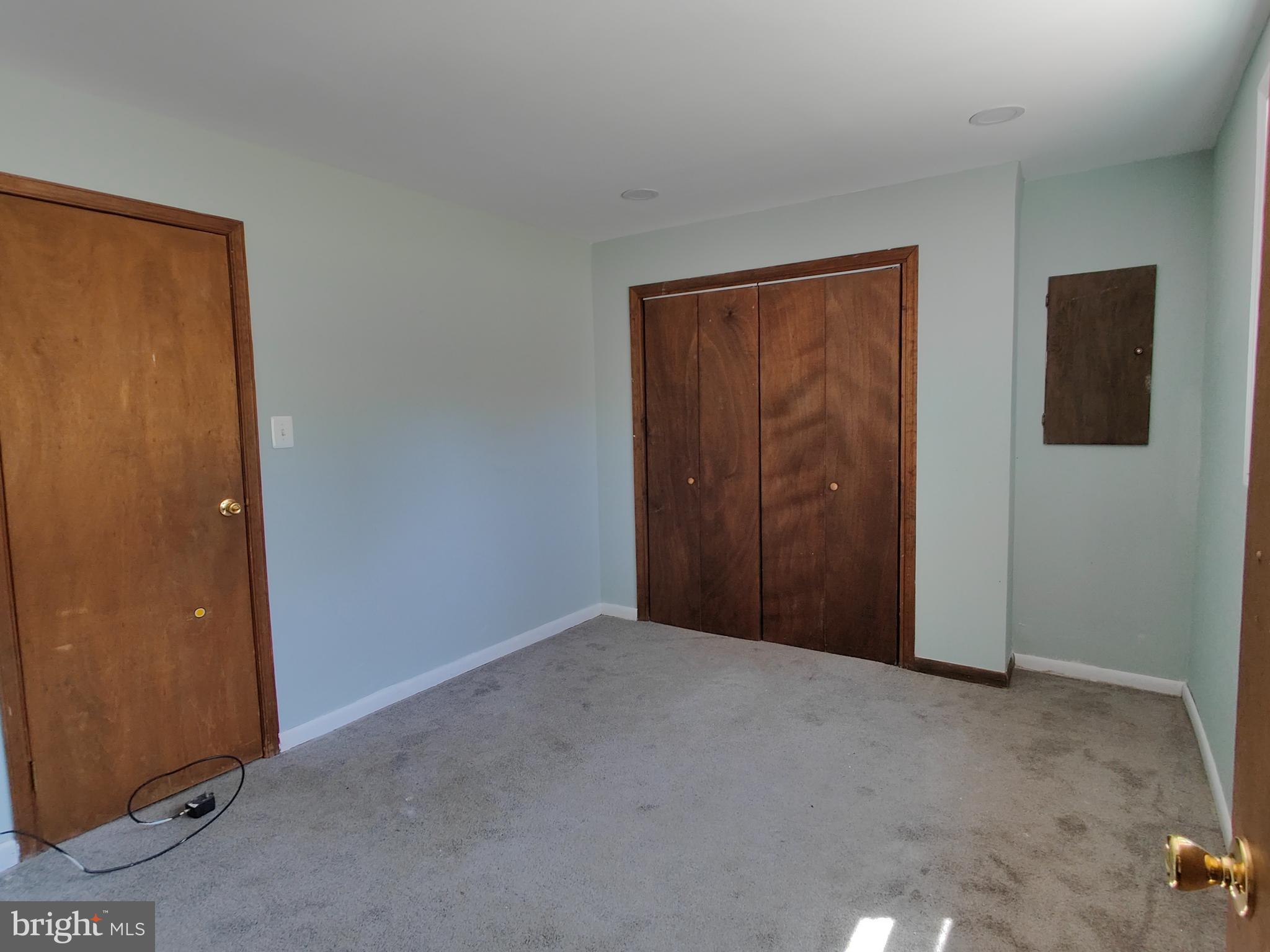 GOLDEN BEACH - Residential