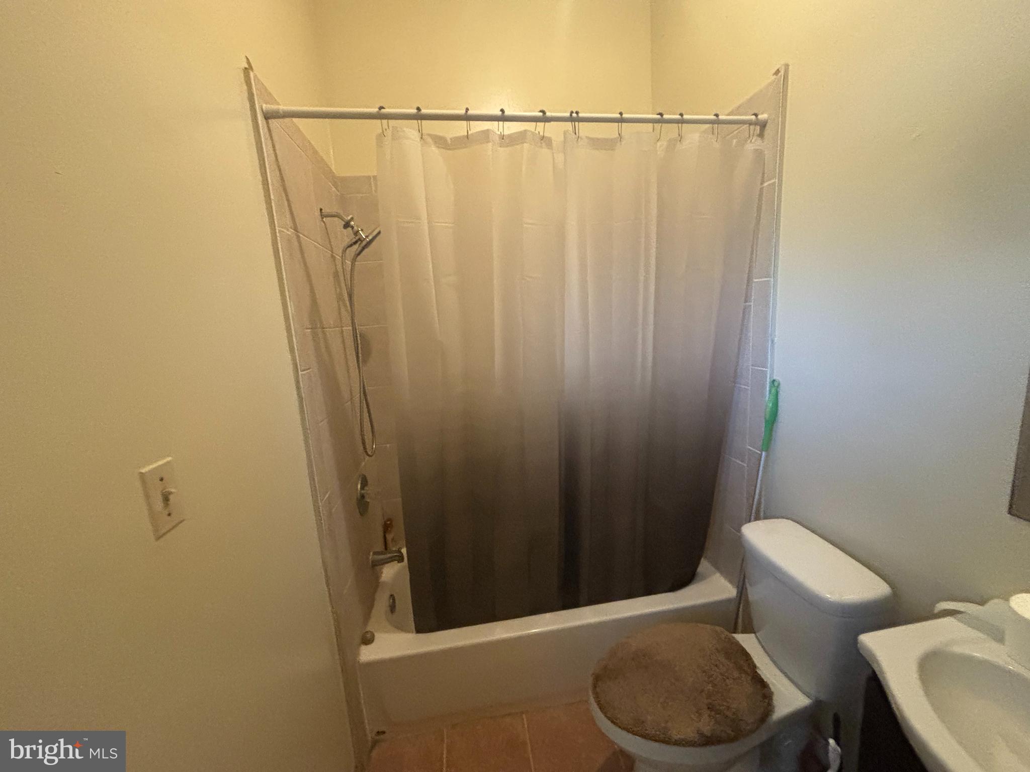 VILLAGE OF HICKORY RIDGE - Residential