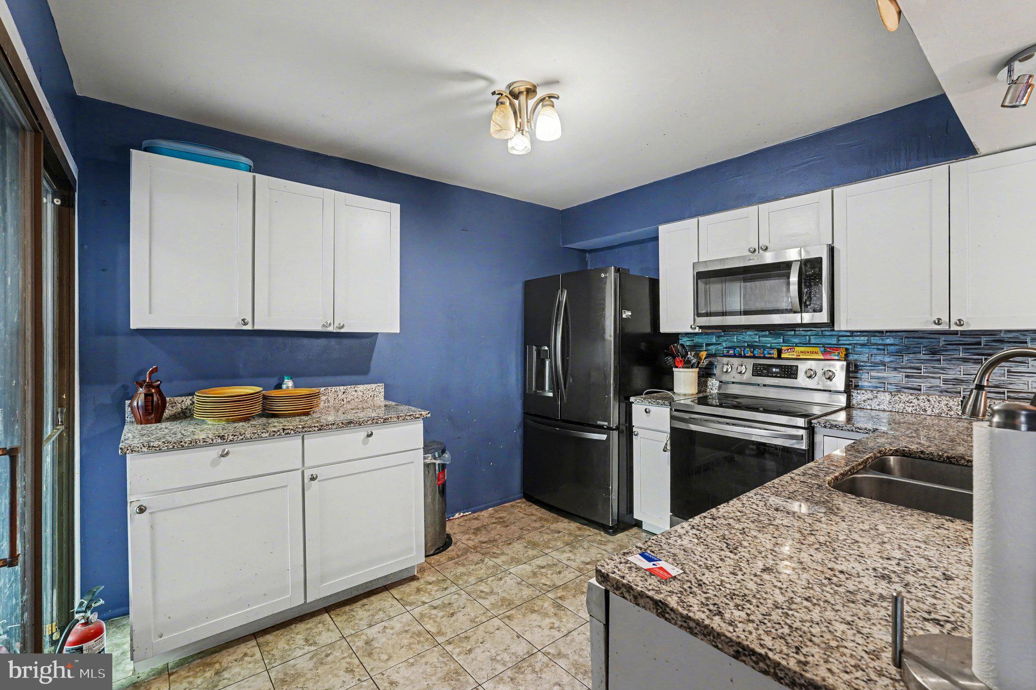 VILLAGE OF HICKORY RIDGE - Residential