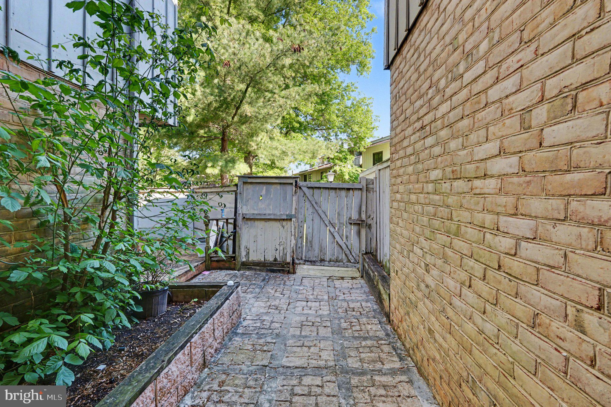 VILLAGE OF HICKORY RIDGE - Residential