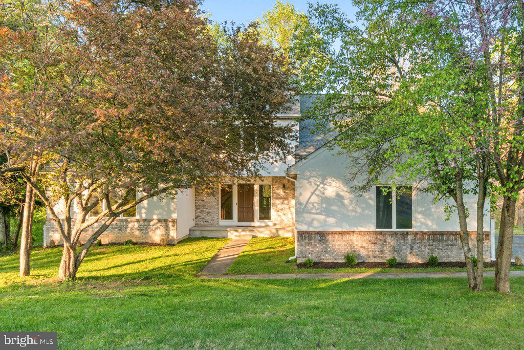 311 ROLLING KNOLL DRIVE