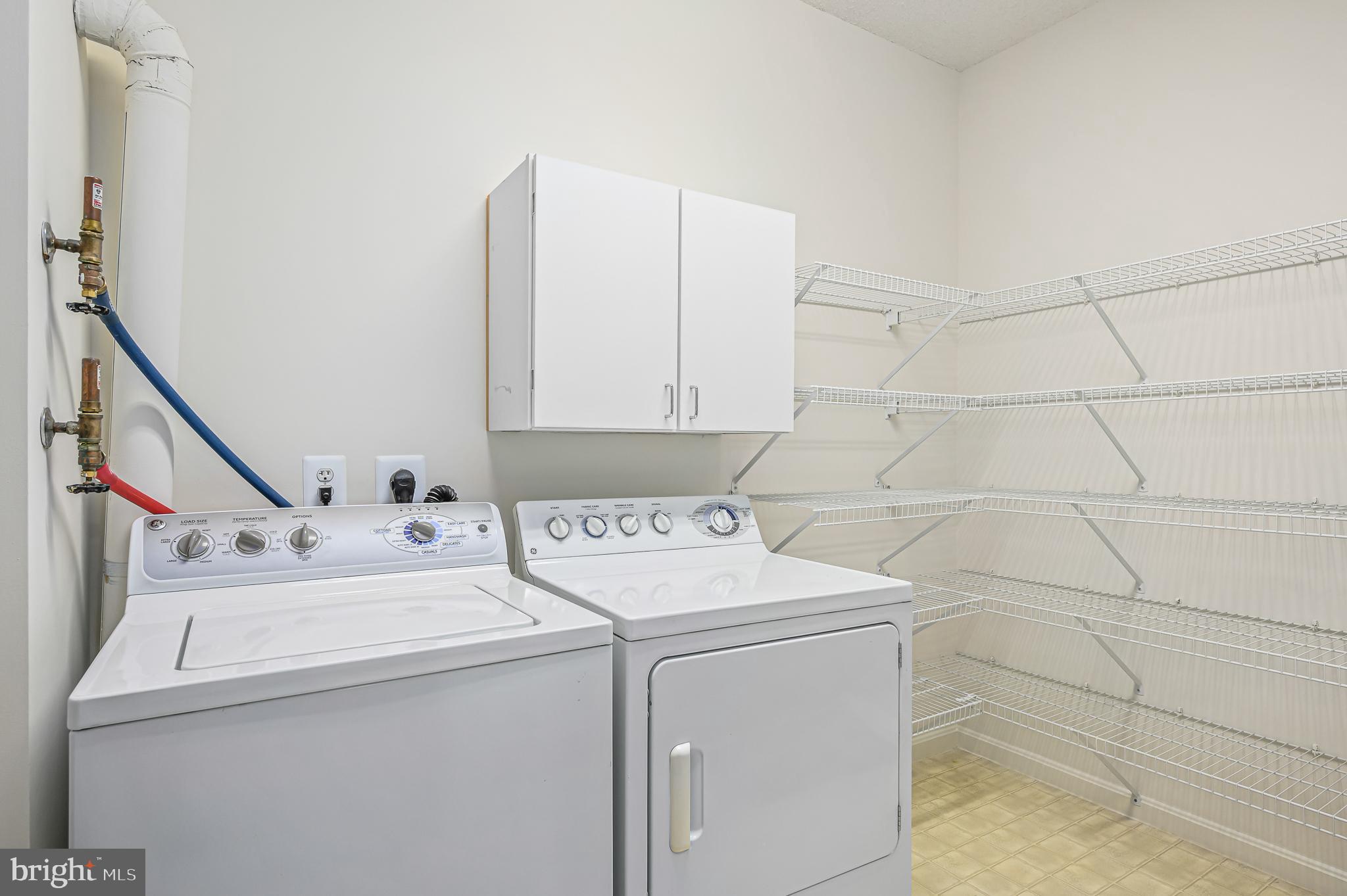 LANSDOWNE WOODS - Residential