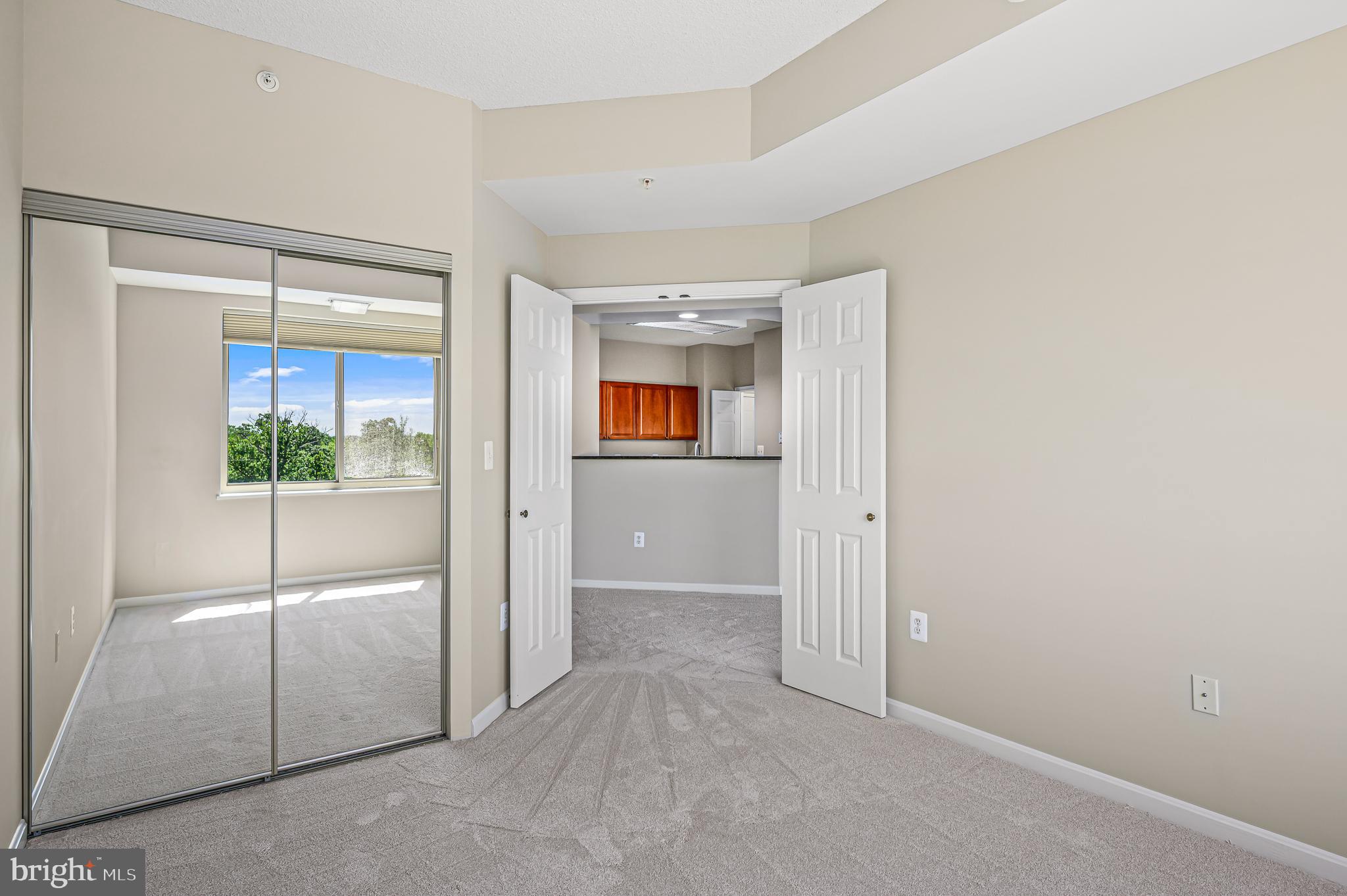 LANSDOWNE WOODS - Residential