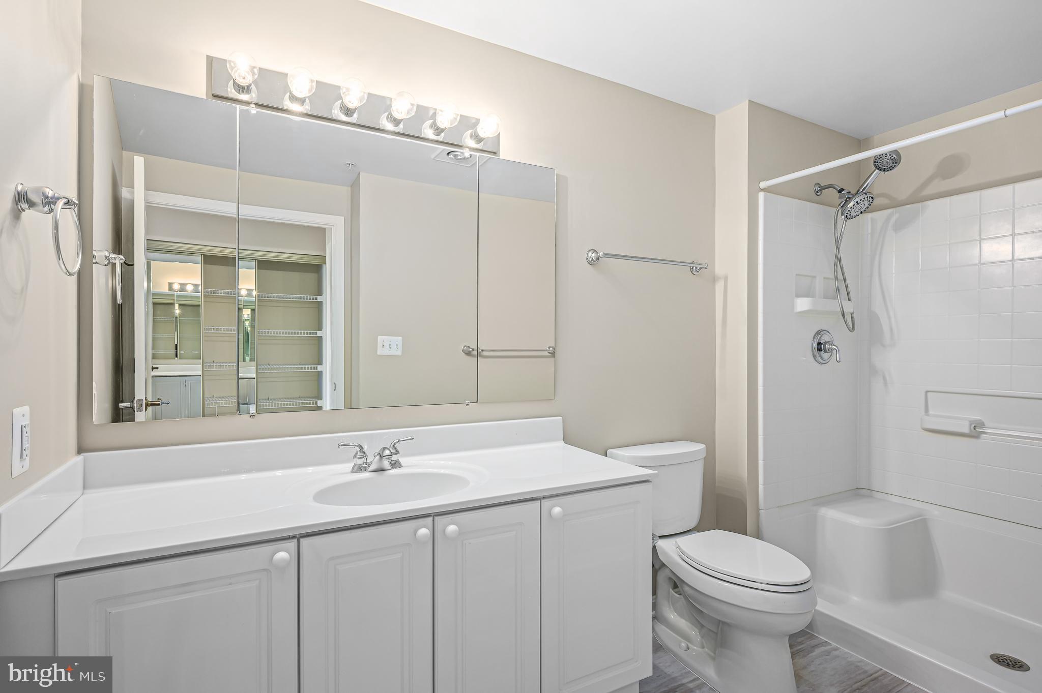 LANSDOWNE WOODS - Residential