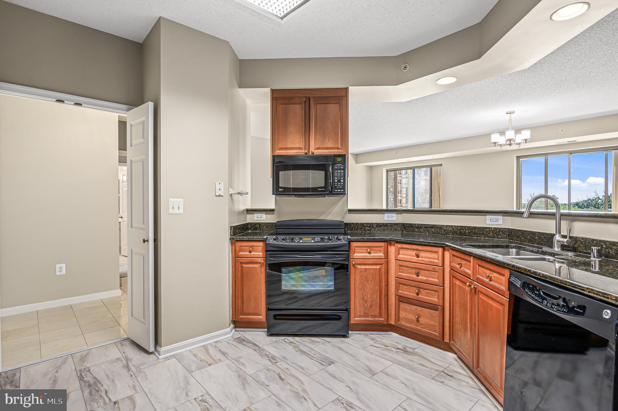 LANSDOWNE WOODS - Residential