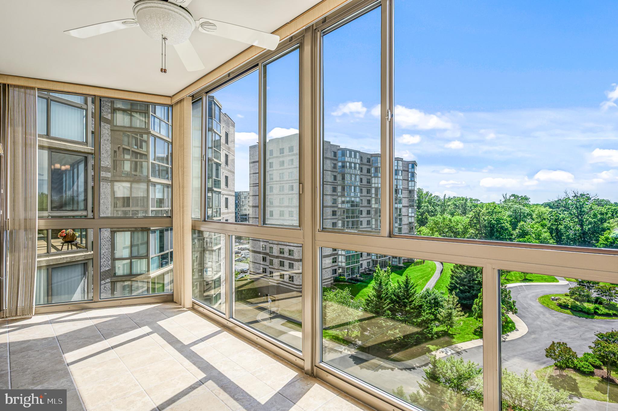 LANSDOWNE WOODS - Residential