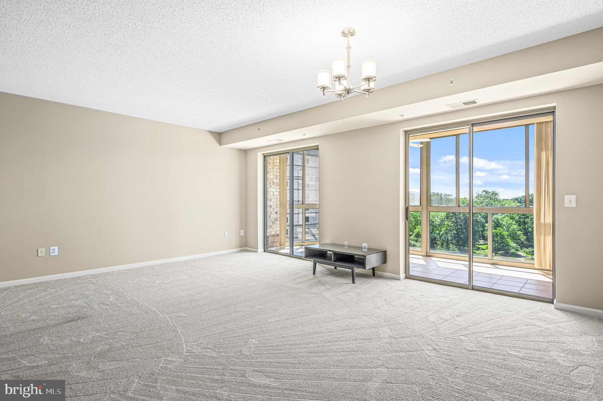 LANSDOWNE WOODS - Residential