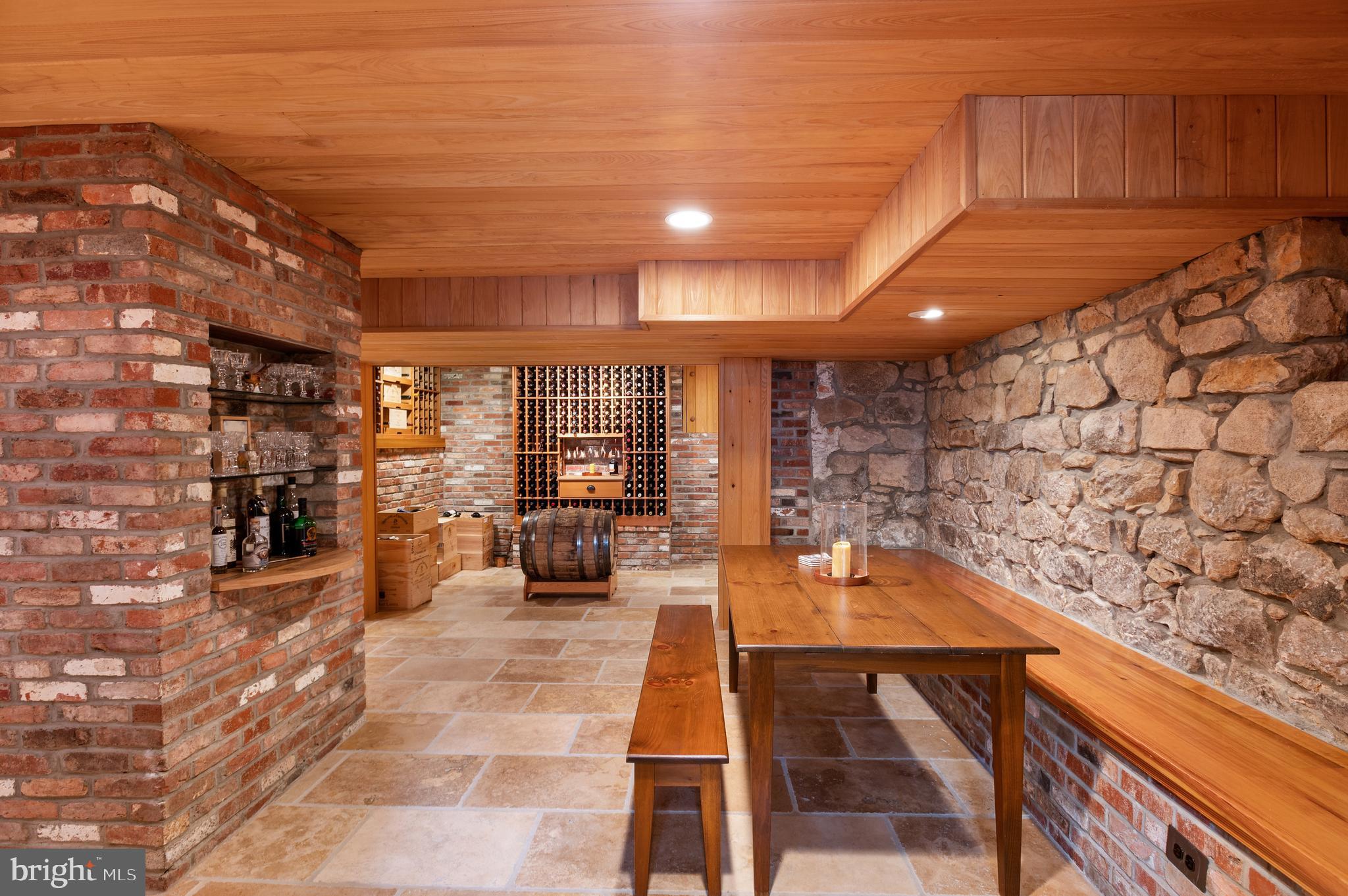 FENWICK COURT - Residential