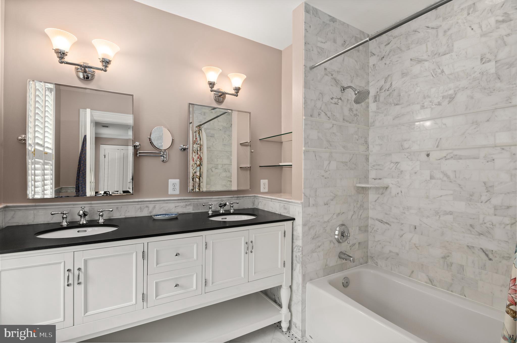 FENWICK COURT - Residential