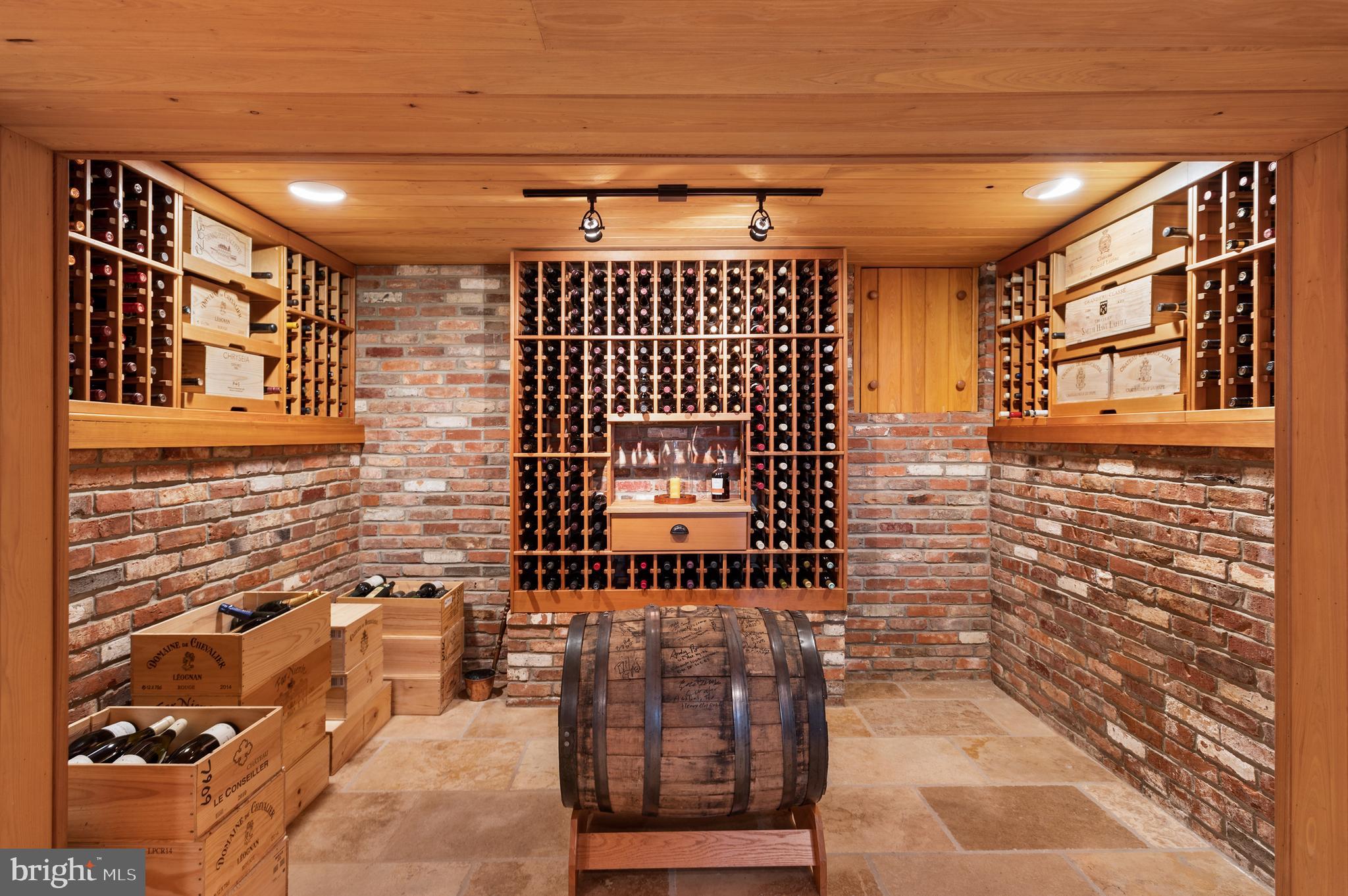 FENWICK COURT - Residential