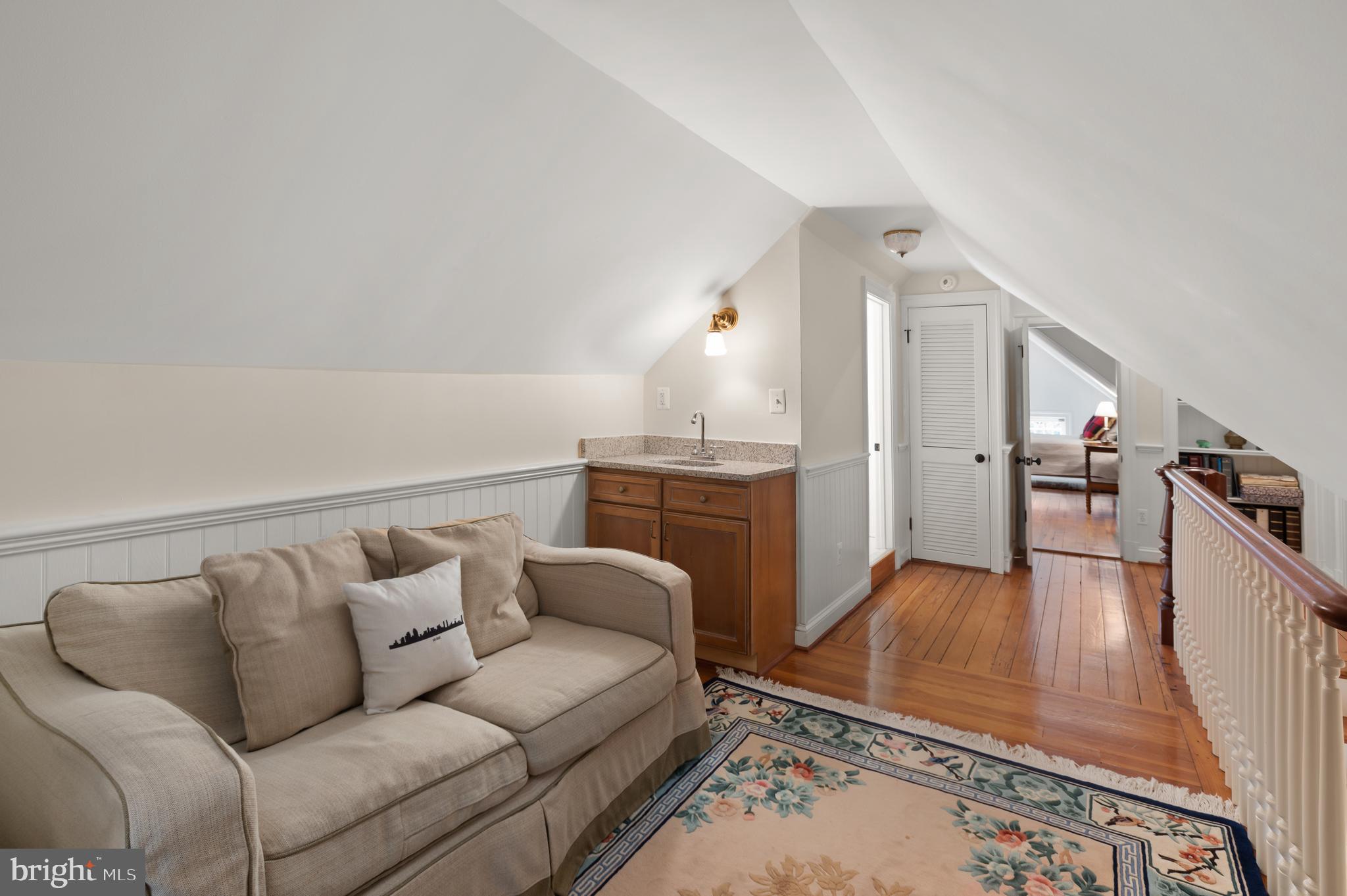 FENWICK COURT - Residential