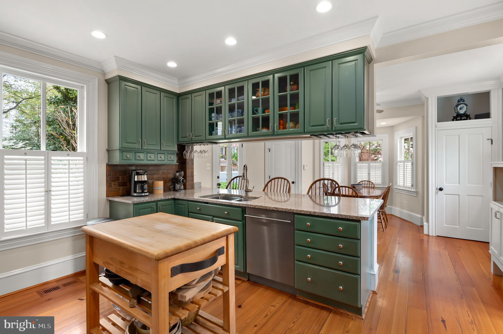 FENWICK COURT - Residential