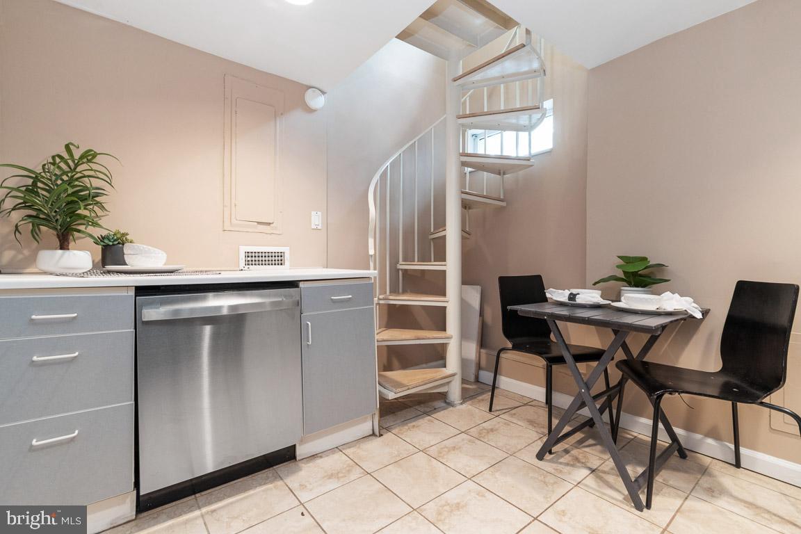 RIDGELY'S DELIGHT - Residential