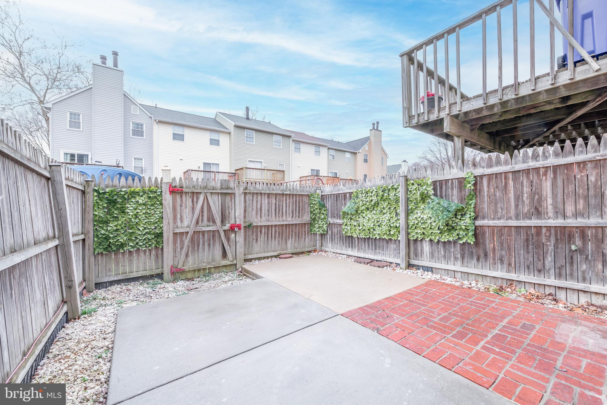 ARBORY CONDO-PHASE 9> - Residential