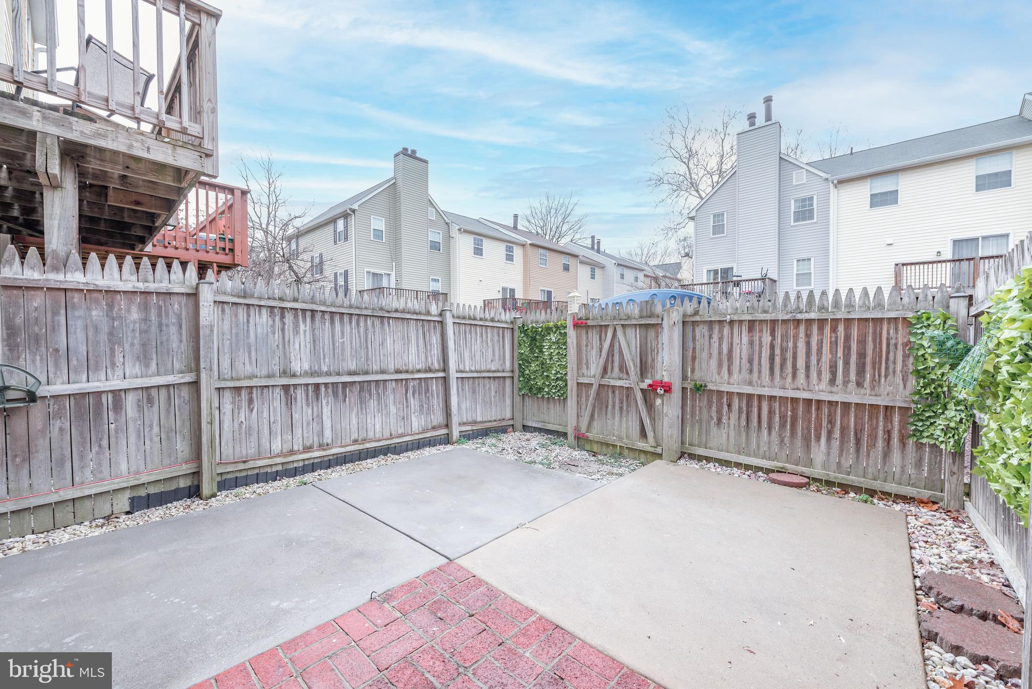 ARBORY CONDO-PHASE 9> - Residential