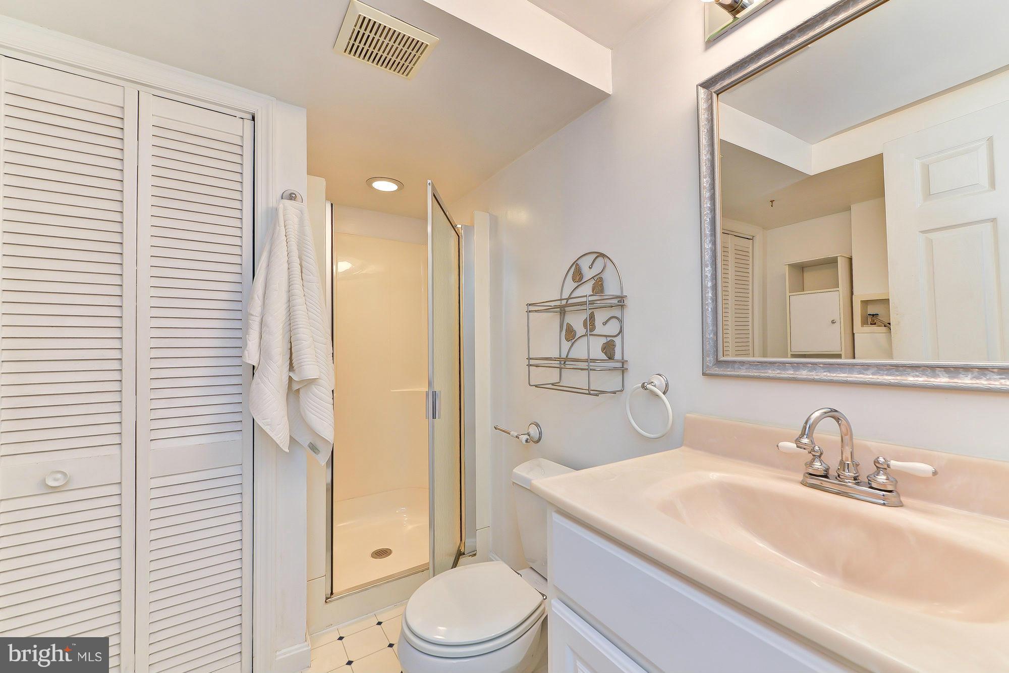 BUCKNELL MANOR - Residential