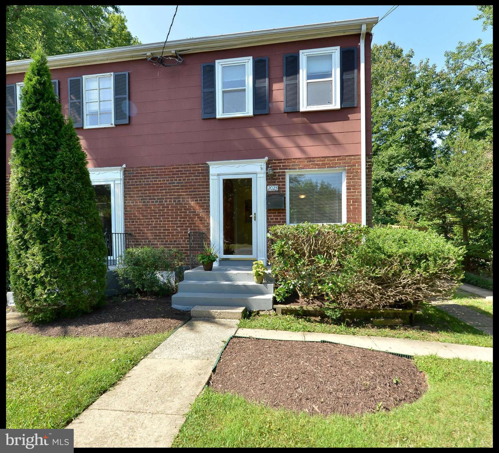 BUCKNELL MANOR - Residential