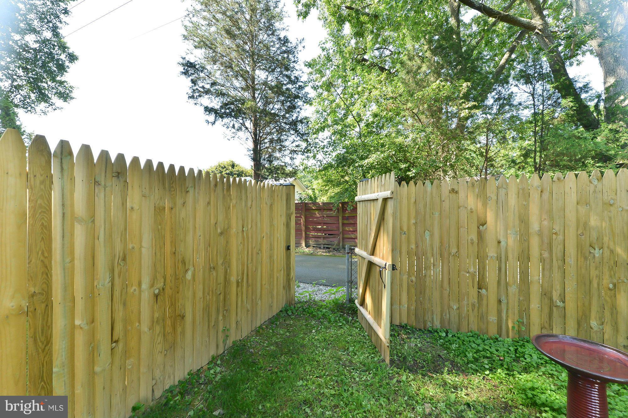 BUCKNELL MANOR - Residential