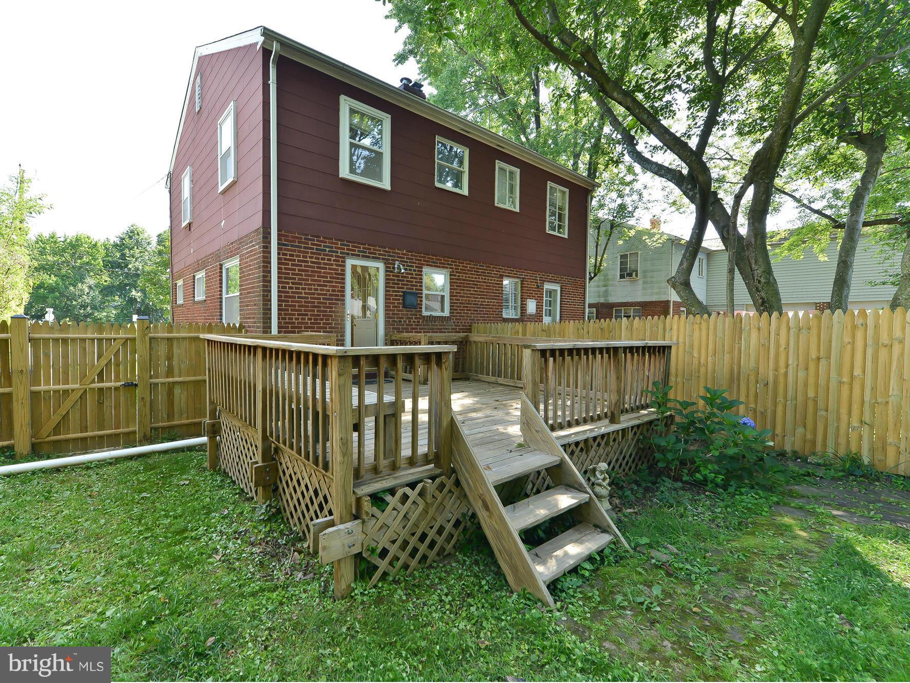 BUCKNELL MANOR - Residential