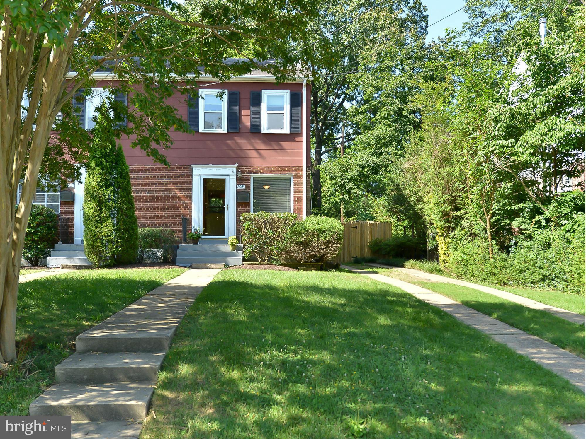 BUCKNELL MANOR - Residential