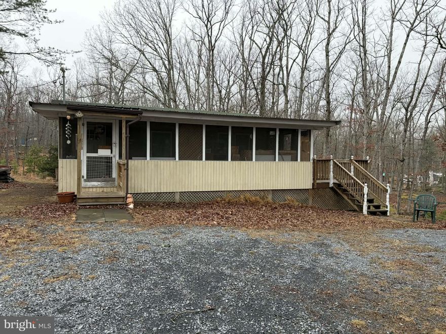 Looking for a peaceful place to call home?
This 2 bed, 1 bath cottage on 3.58 acres offers:
✔ Open kitchen & living room
✔ One-level living
✔ Private country setting
✔ Plenty of space to enjoy the outdoors
Perfect for anyone wanting to slow down and enjoy country living 🌄
Being Sold As Is!