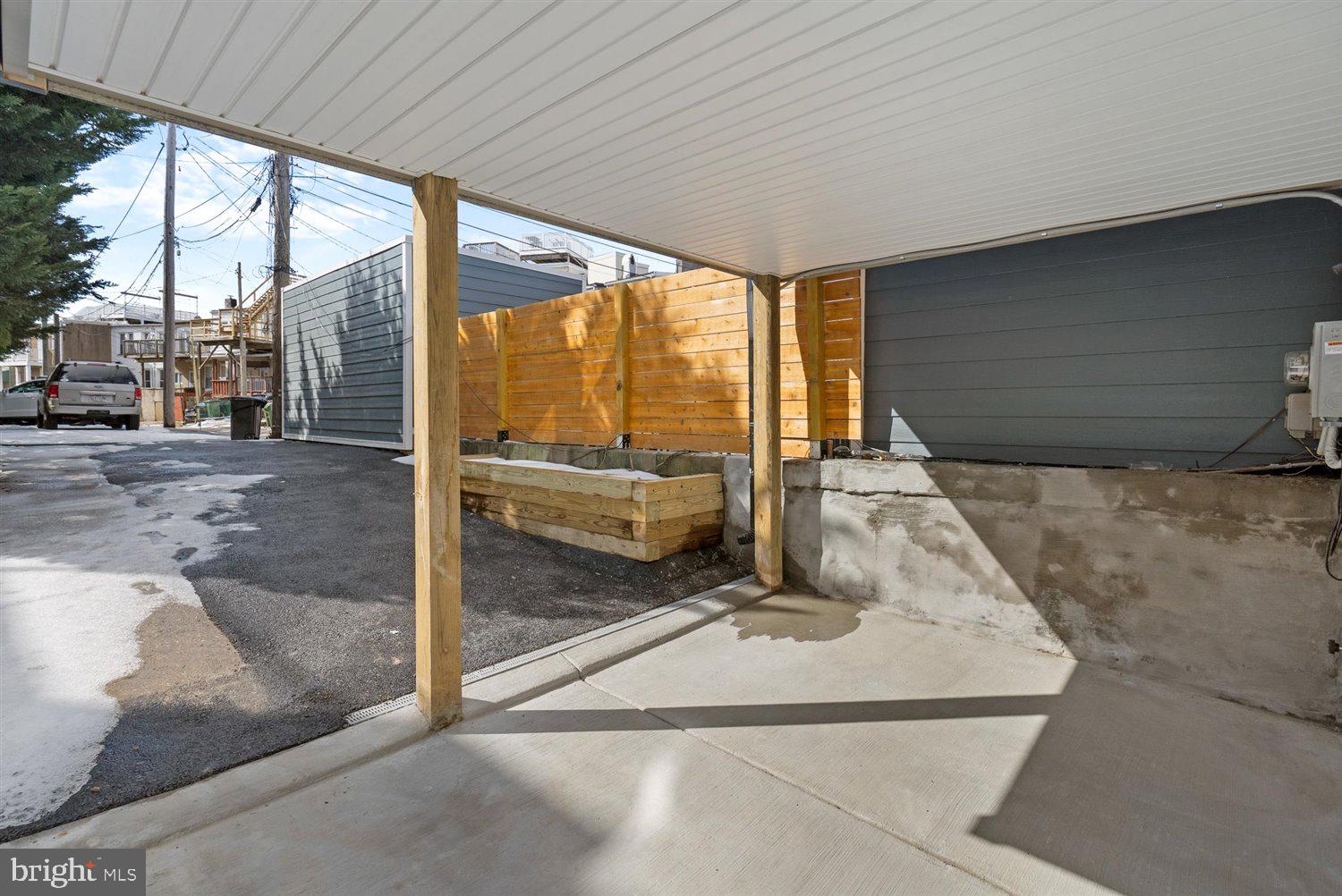 RIVERSIDE - Residential