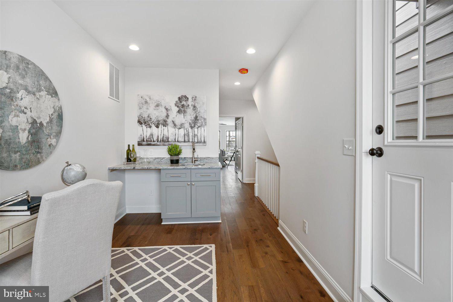 RIVERSIDE - Residential