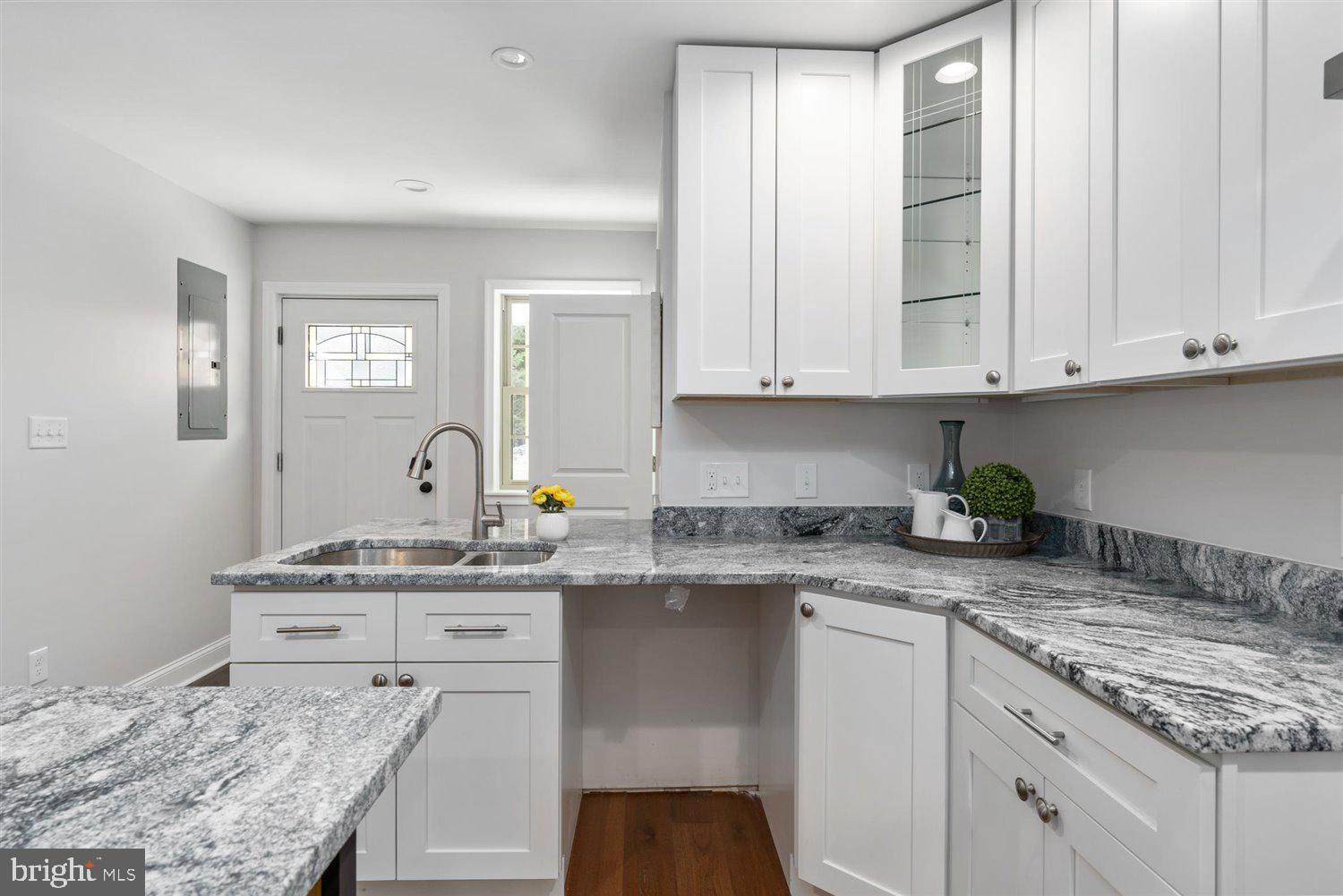 RIVERSIDE - Residential