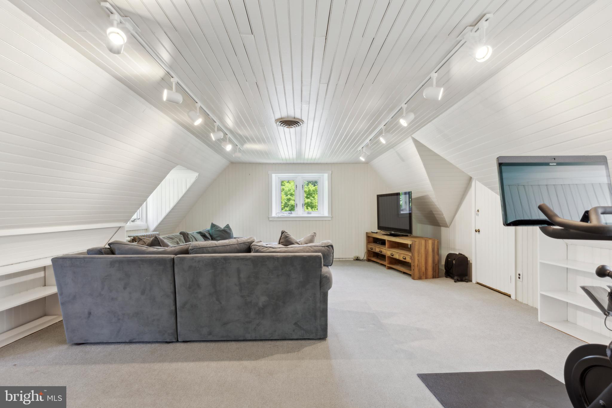 MERION STATION - Residential