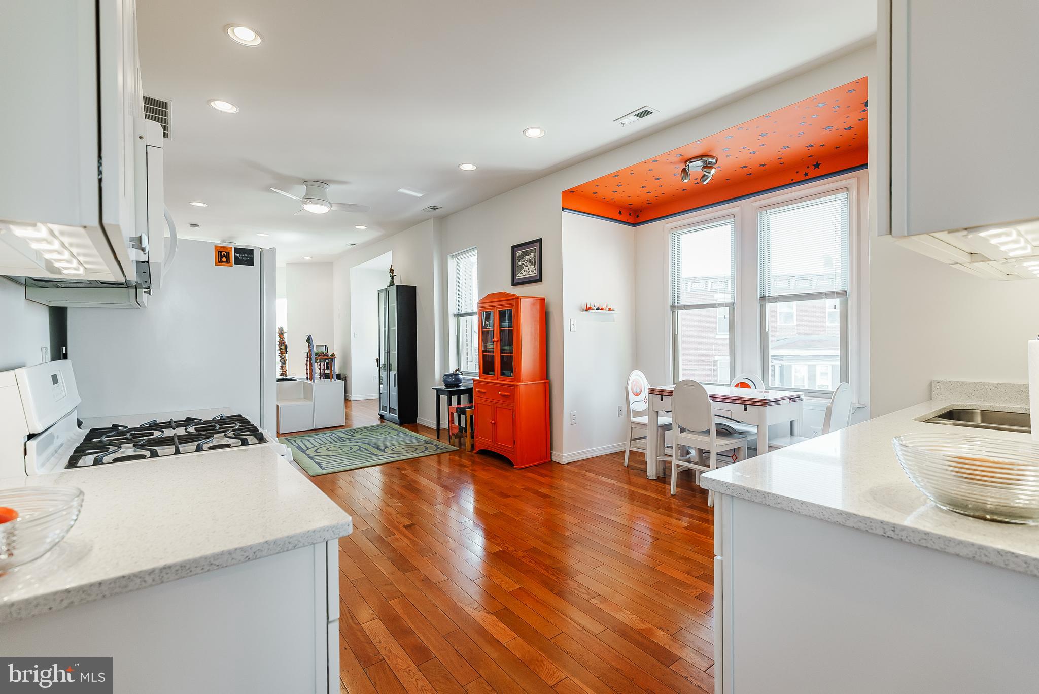 PASSYUNK SQUARE - Commercial Sale