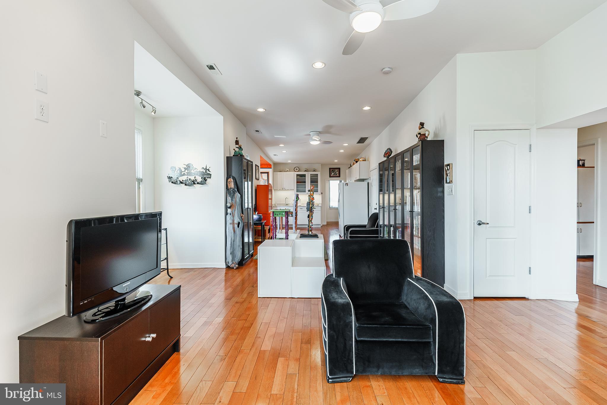 PASSYUNK SQUARE - Commercial Sale