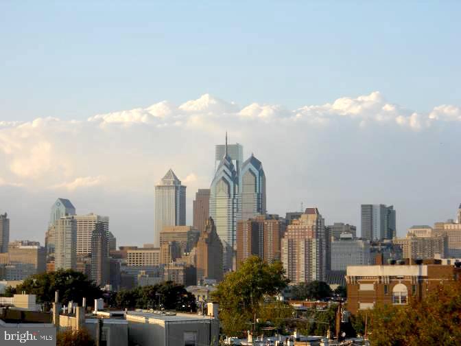 PASSYUNK SQUARE - Commercial Sale