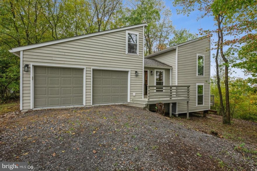 Newly renovated and move in ready.  Contemporary 1 bedrooms 1 & 1/2 bath located in Cacapon River Meadows.  Community has access to Cacapon River & offers picnic tables, grill & swings.    Located at end of Cul-de-sac, mostly secluded.   Location aprox 12 miles to Berkeley Springs, that is know for  its natural warm springs, outdoor adventures/activites, spas, shopping, and more.