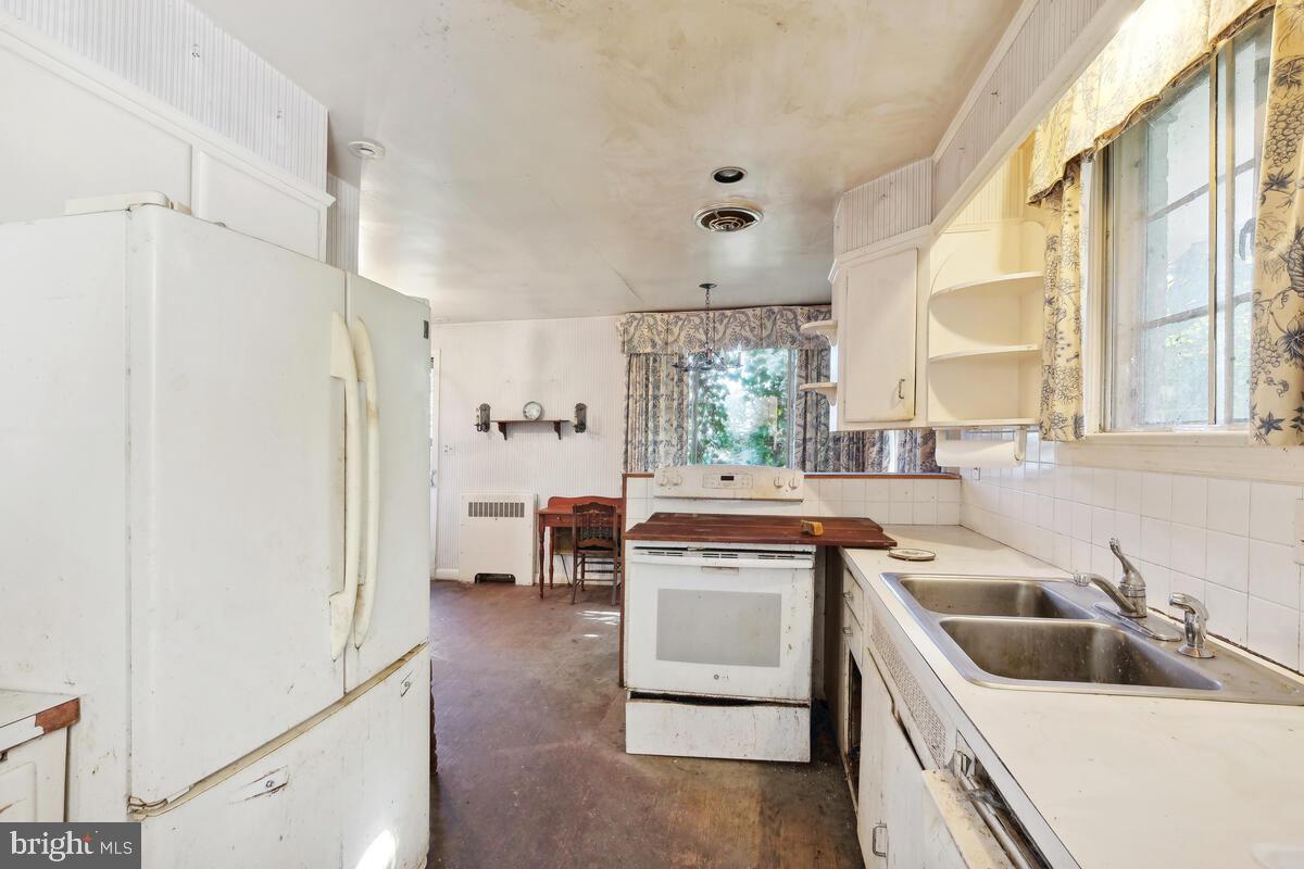 OLNEY OUTSIDE - Residential