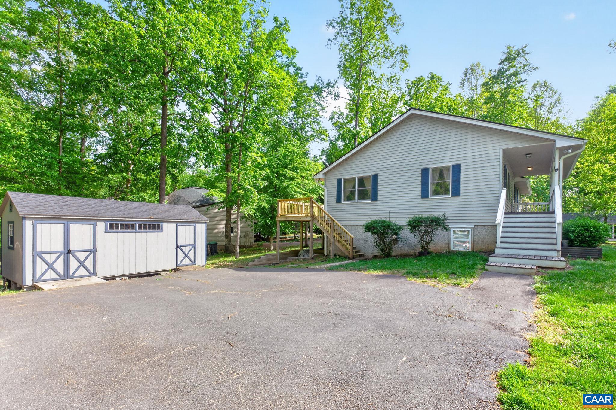 LAKE MONTICELLO - Residential