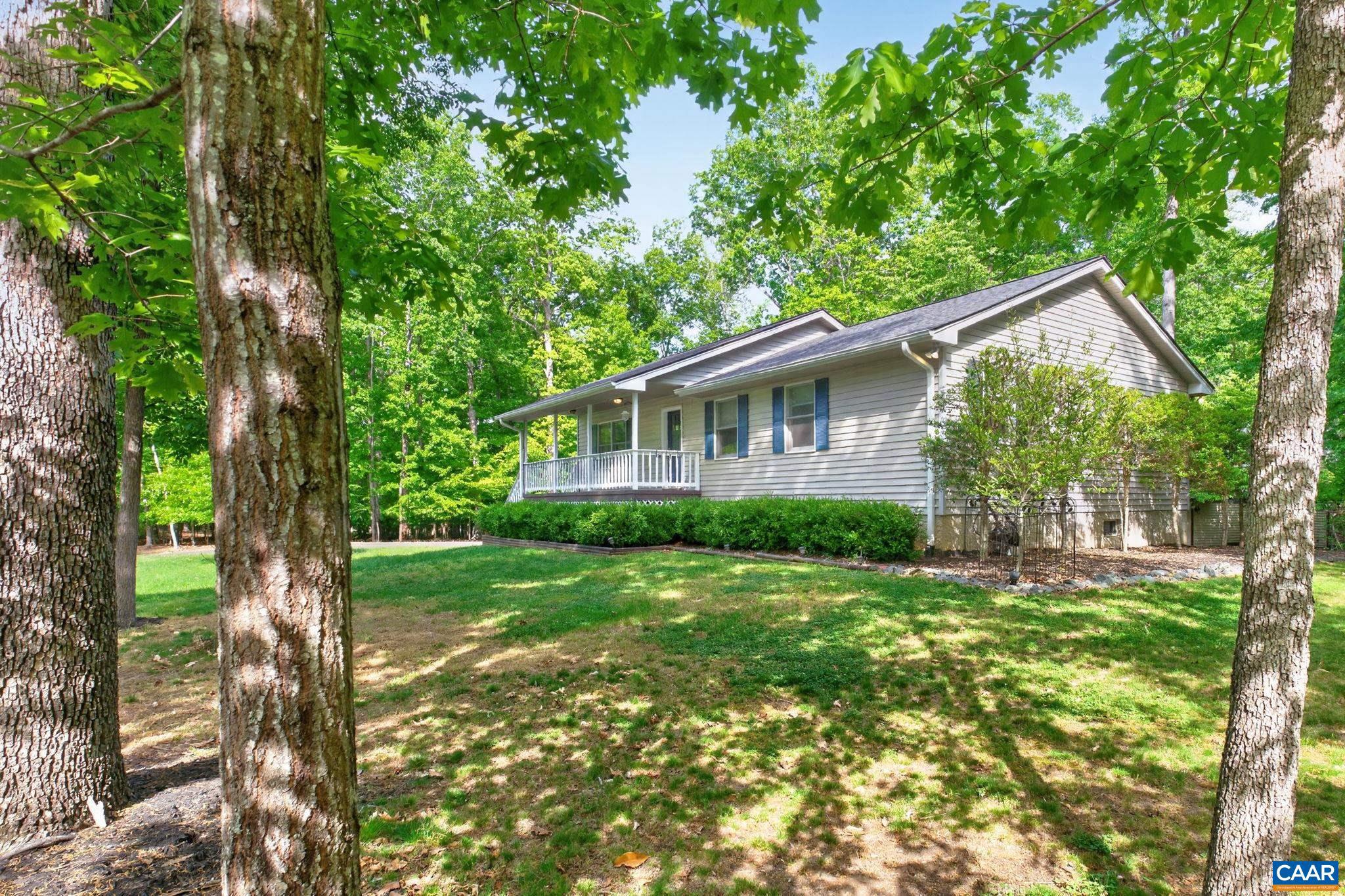 LAKE MONTICELLO - Residential