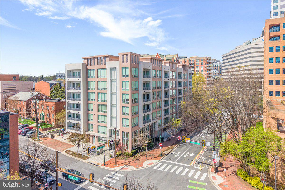 DOWNTOWN BETHESDA - Residential