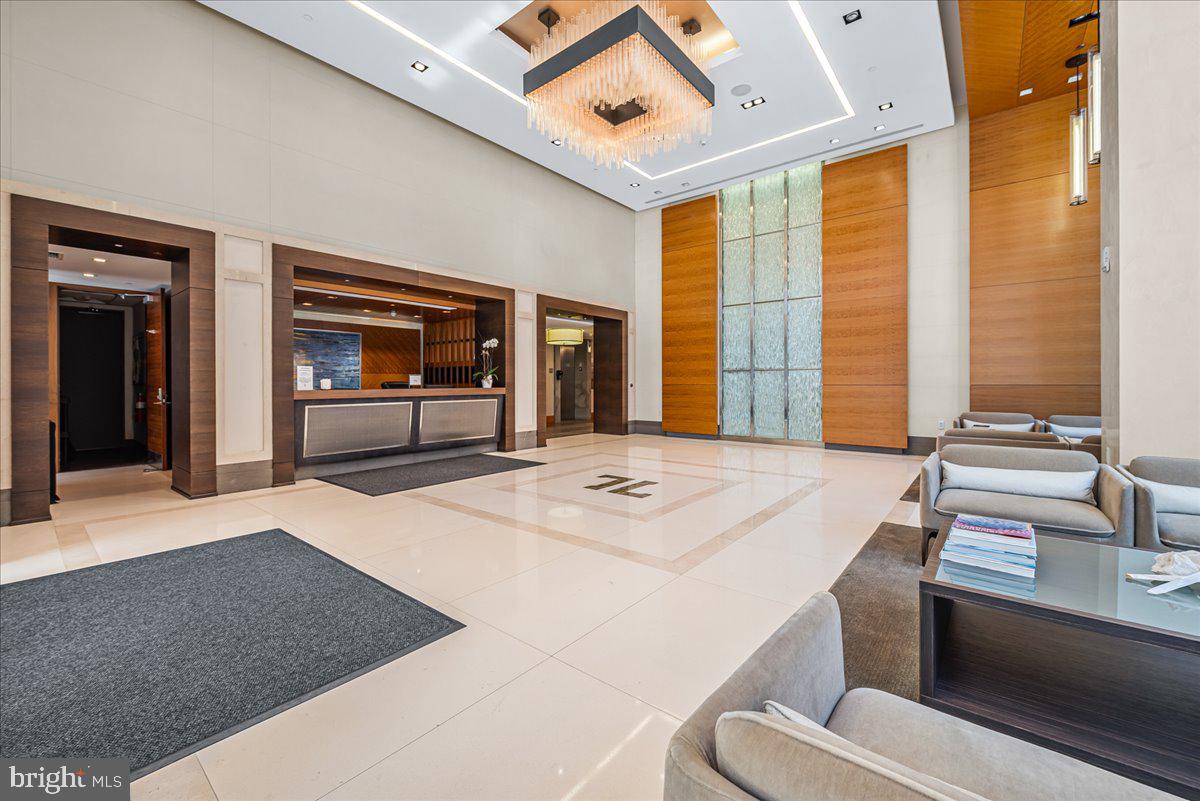 DOWNTOWN BETHESDA - Residential