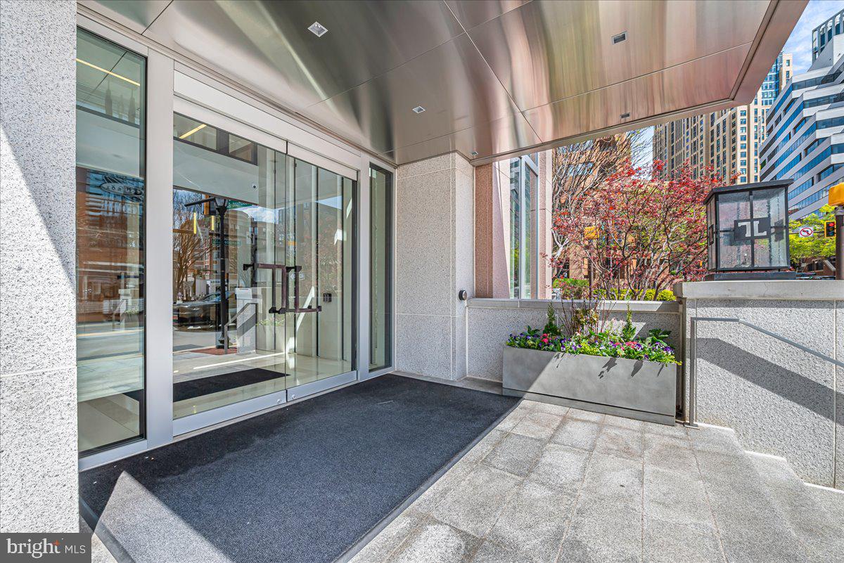 DOWNTOWN BETHESDA - Residential