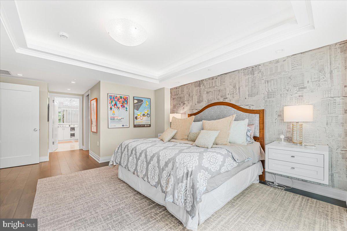 DOWNTOWN BETHESDA - Residential