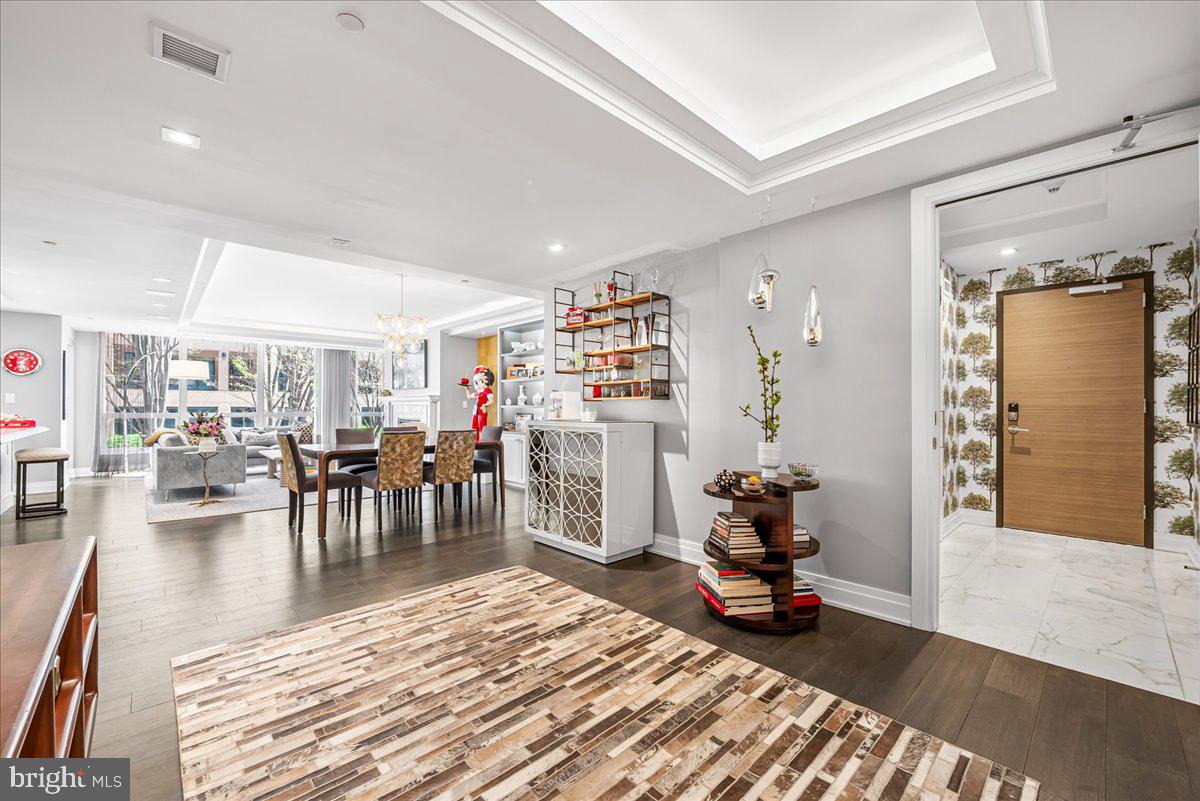 4901 HAMPDEN LANE 203