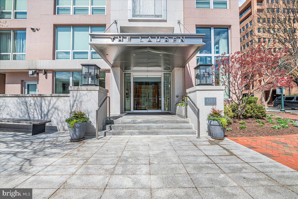 DOWNTOWN BETHESDA - Residential