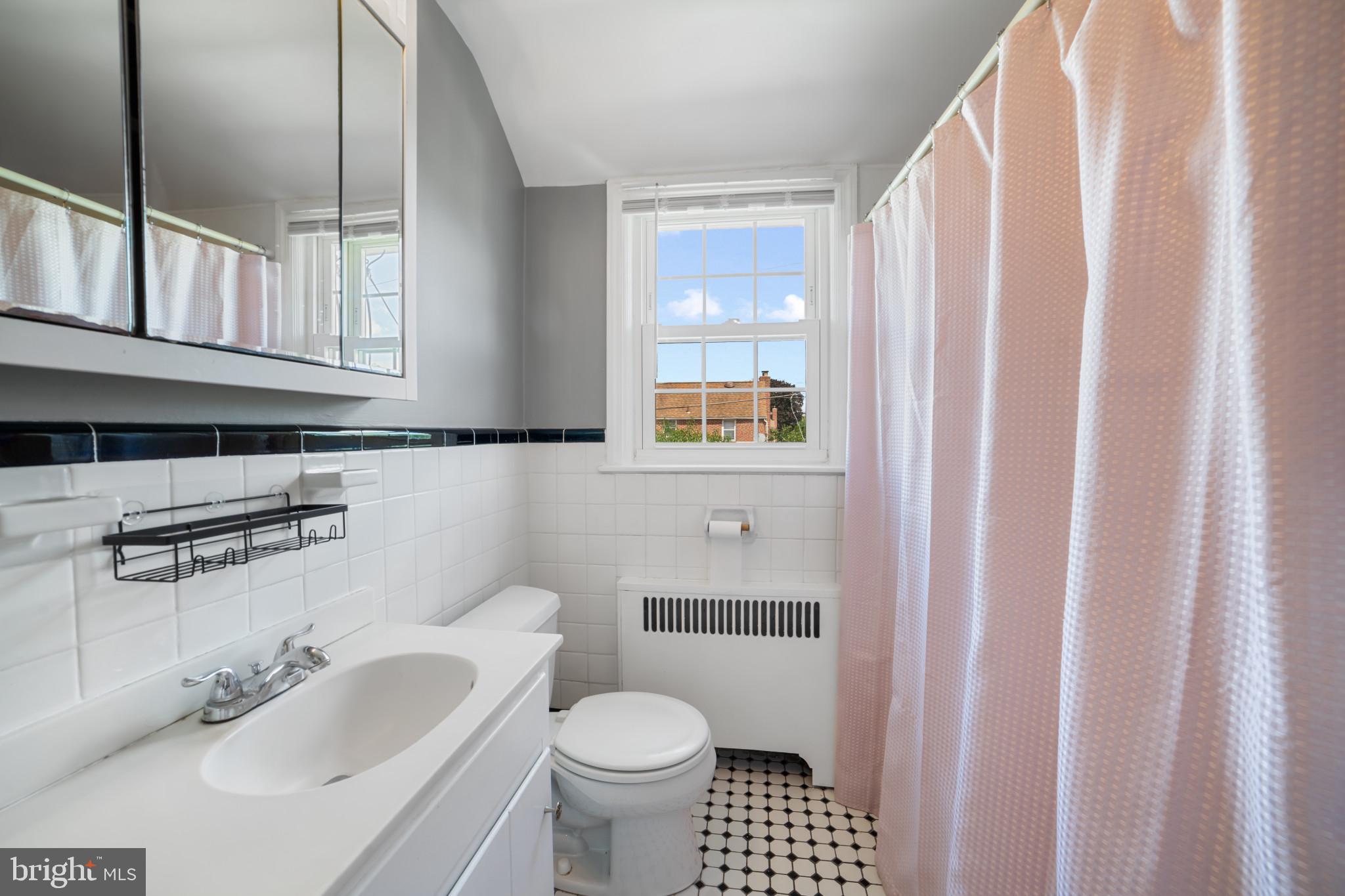 NEWTOWN SQ - Residential