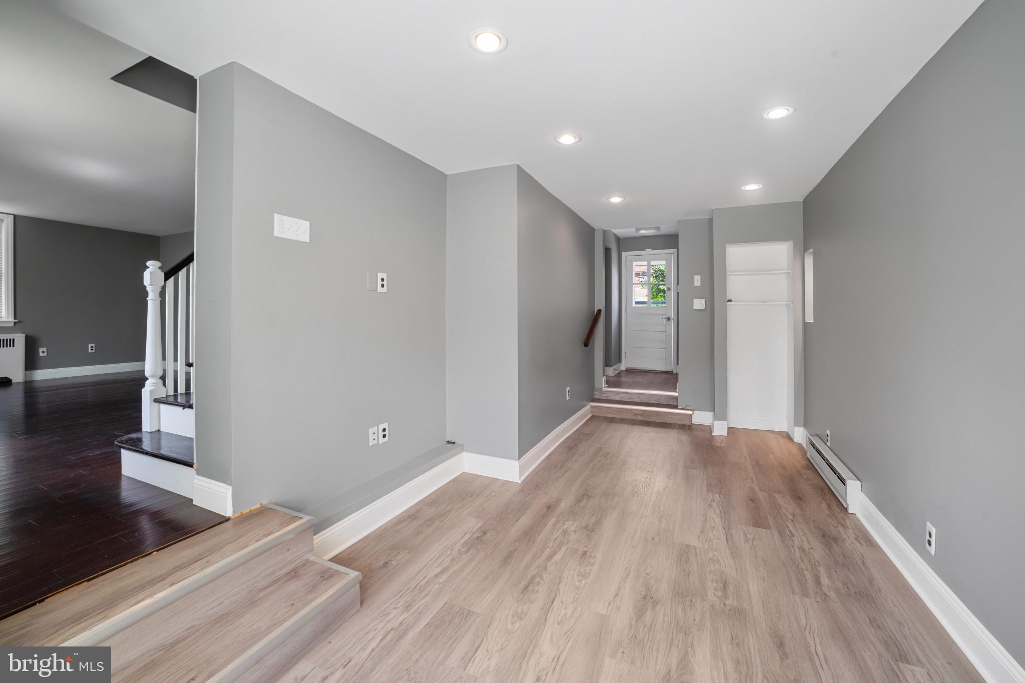 NEWTOWN SQ - Residential