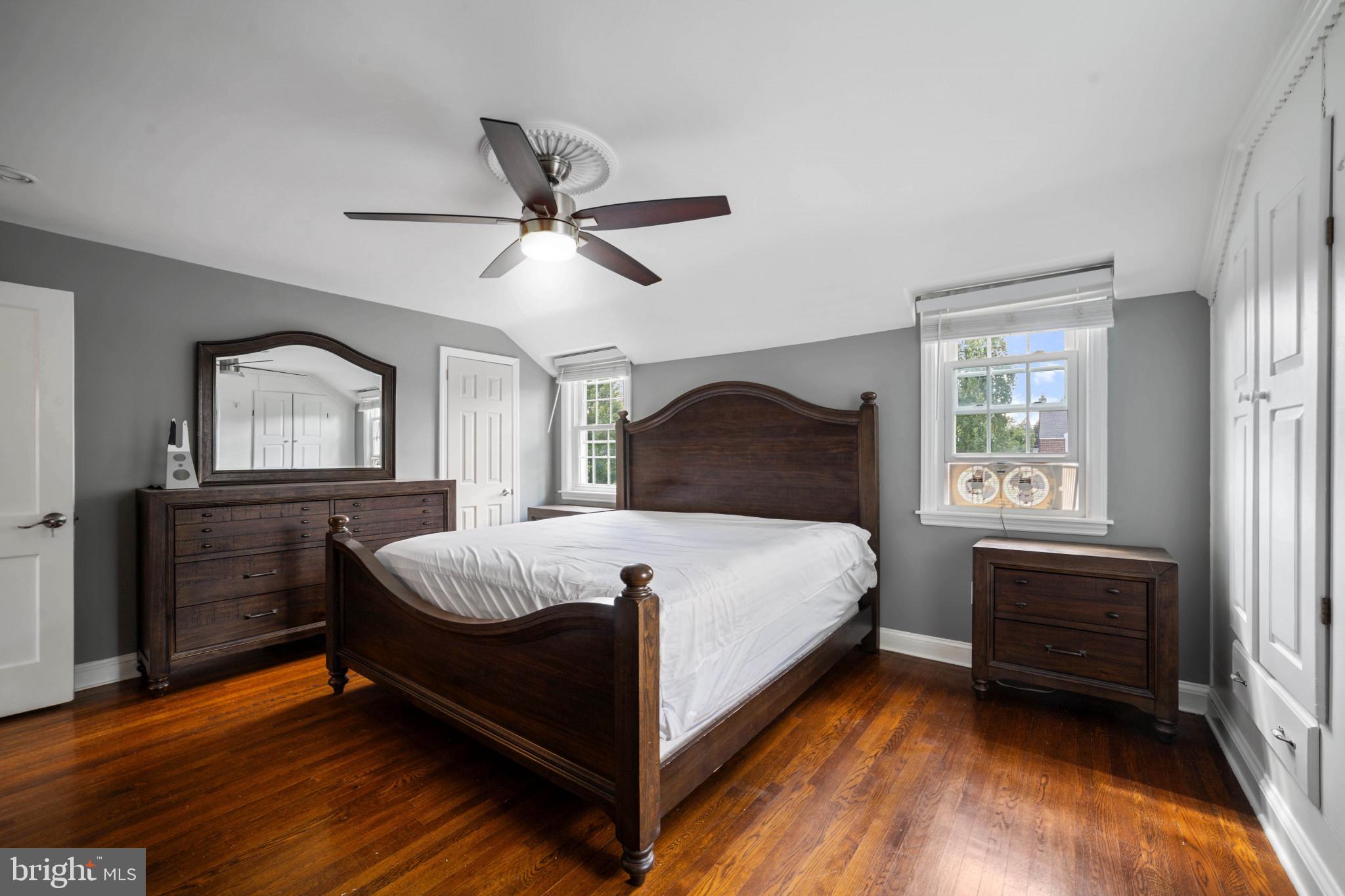 NEWTOWN SQ - Residential