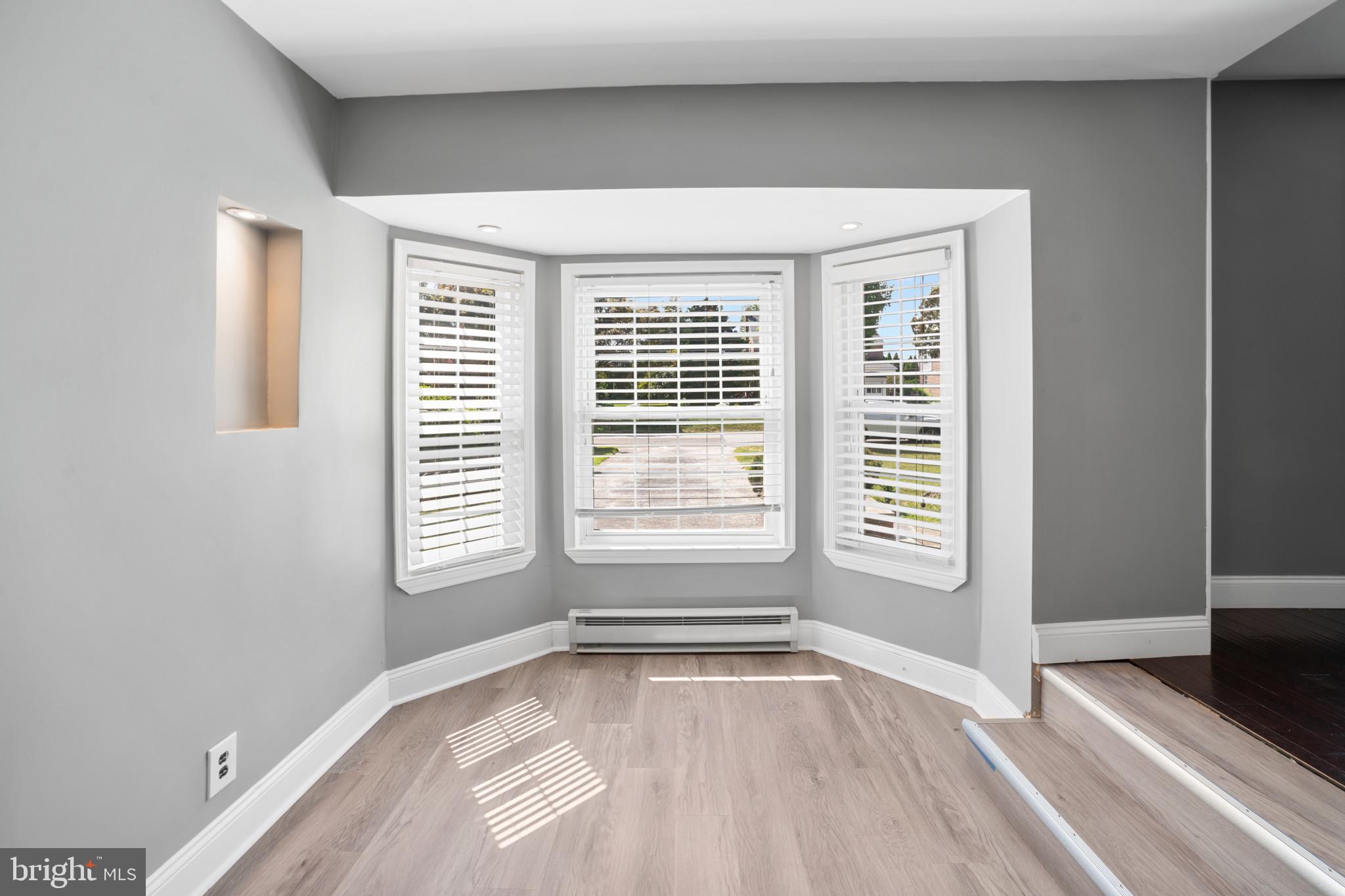 NEWTOWN SQ - Residential