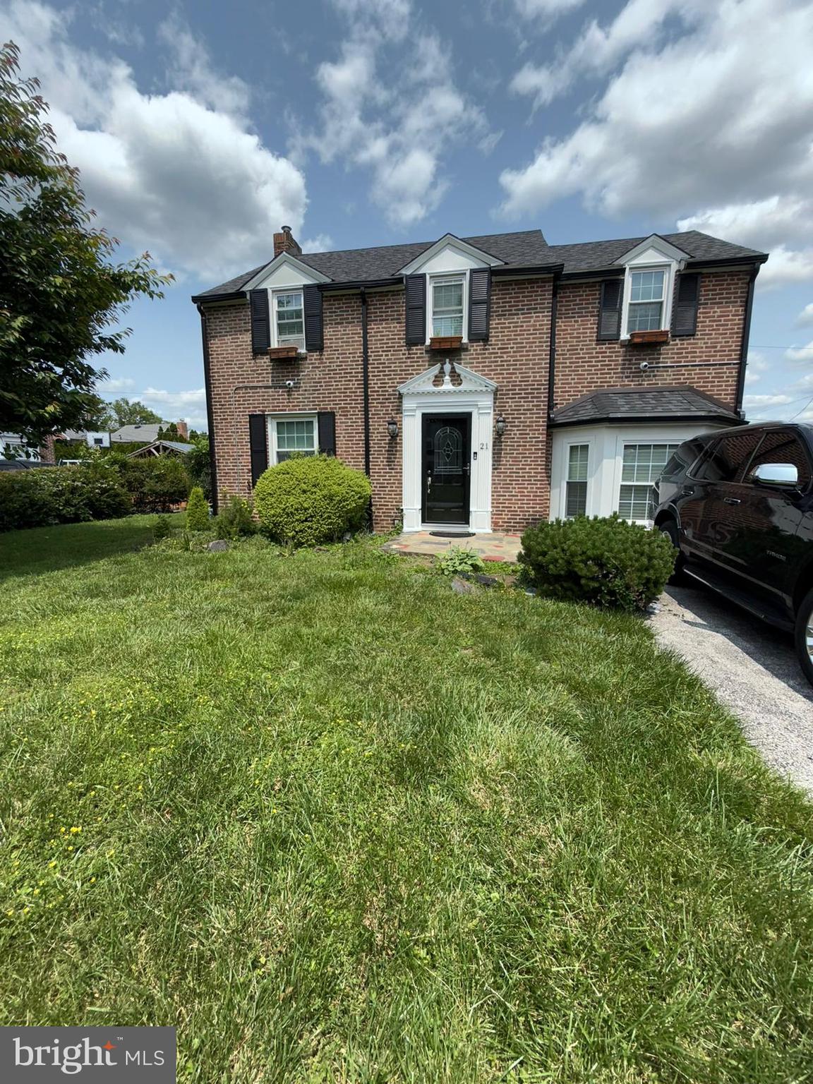 Welcome to 21 Pickwick Lane – a charming and updated home in the heart of Newtown Square! This spacious vacant residence features 3 well-appointed bedrooms, plus a versatile first-floor bonus room perfect as a 4th bedroom, office, or guest space. The beautifully finished basement offers extra living space along with a full bathroom and shower – ideal for entertaining or extended stays. Enjoy cooking in the modern kitchen, complete with updated appliances and a bright dining area. Brand new laundry machines add to the home's convenience. With street parking and a prime location near shops, parks, and schools, this move-in ready gem won’t last long!